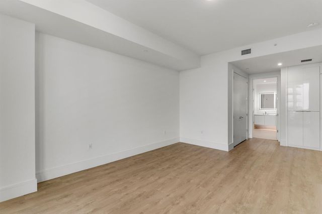 220 Lake Shore Drive 815, Lake Park, FL 33403