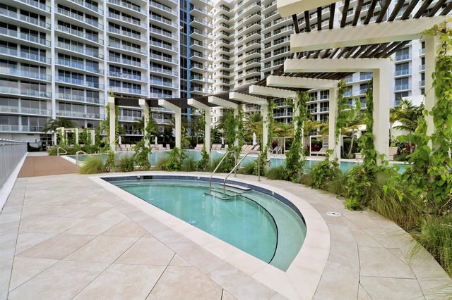 220 Lake Shore Drive 815, Lake Park, FL 33403
