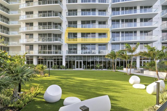 220 Lake Shore Drive 815, Lake Park, FL 33403