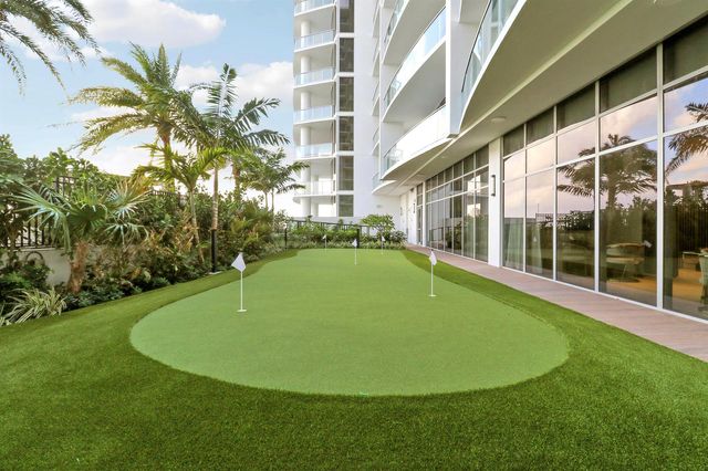 220 Lake Shore Drive 815, Lake Park, FL 33403