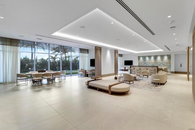 220 Lake Shore Drive 815, Lake Park, FL 33403