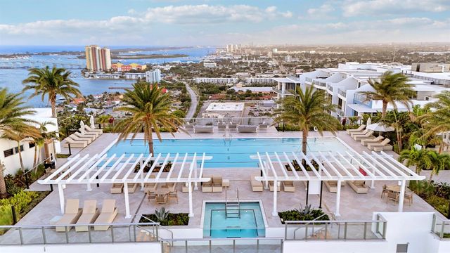 220 Lake Shore Drive 815, Lake Park, FL 33403