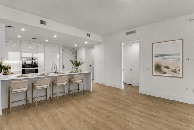 220 Lake Shore Drive 815, Lake Park, FL 33403