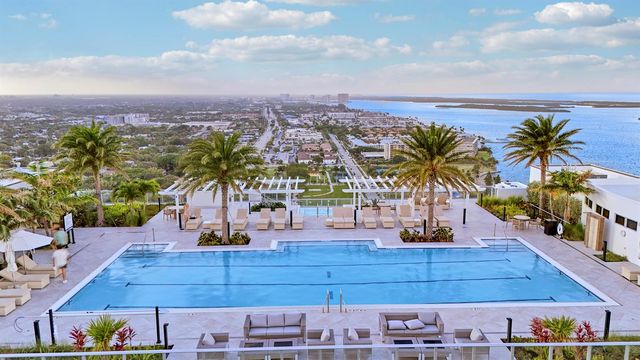 220 Lake Shore Drive 815, Lake Park, FL 33403