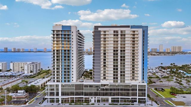 220 Lake Shore Drive 815, Lake Park, FL 33403