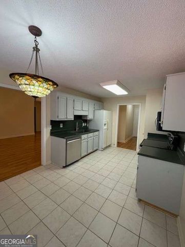 381 Etowah Drive, Cartersville, GA 30120