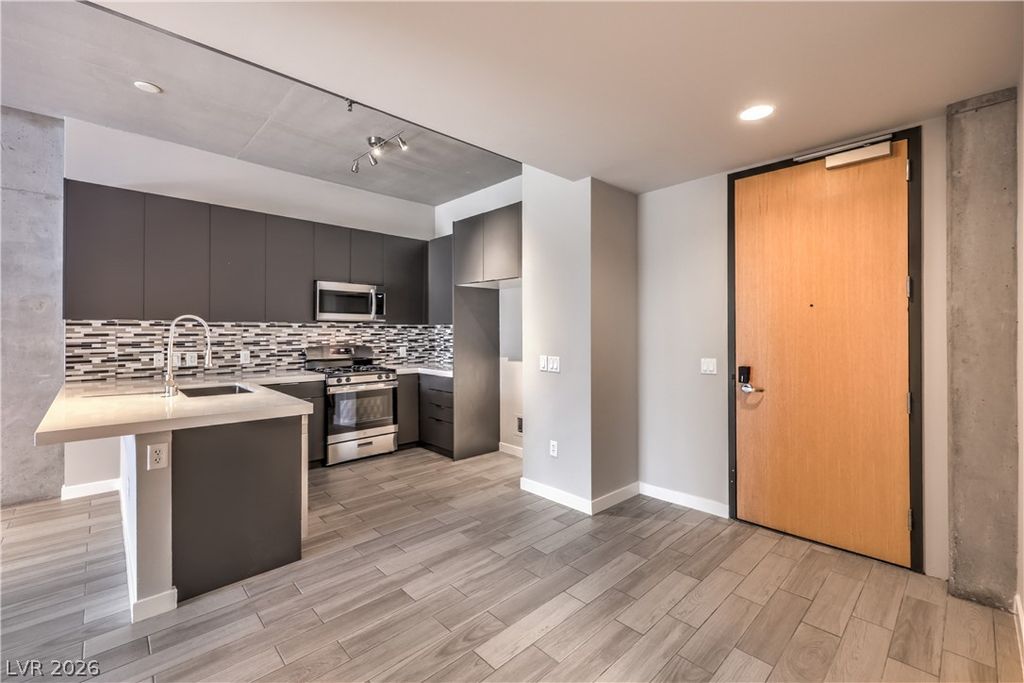 353 East Bonneville Avenue 754, Las Vegas, NV 89101 — photo 4