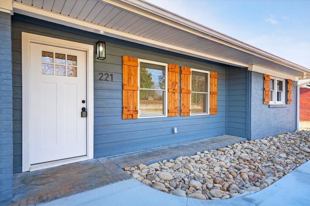 221 Hillbrook Cir, Pacolet, SC 29372