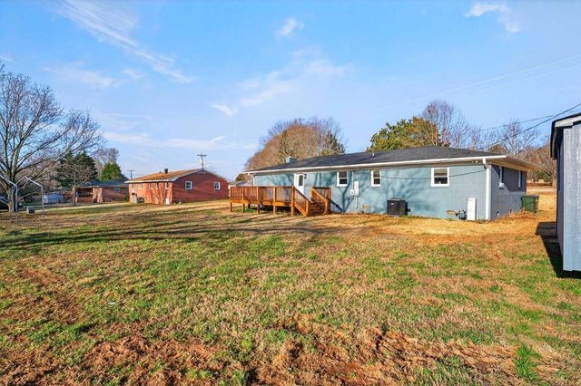 221 Hillbrook Cir, Pacolet, SC 29372