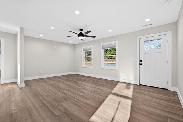 221 Hillbrook Cir, Pacolet, SC 29372