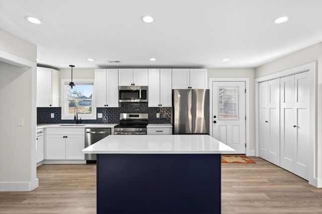 221 Hillbrook Cir, Pacolet, SC 29372