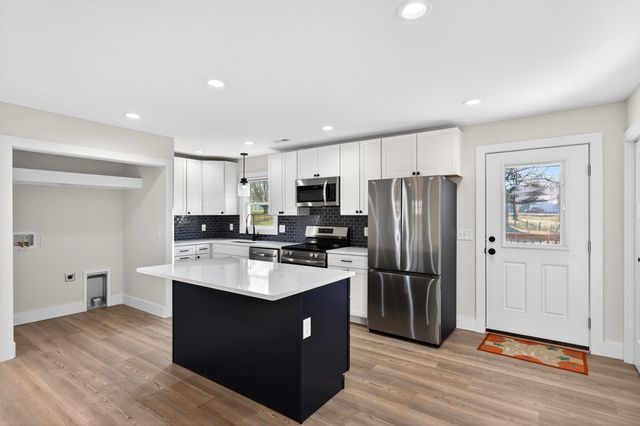 221 Hillbrook Cir, Pacolet, SC 29372