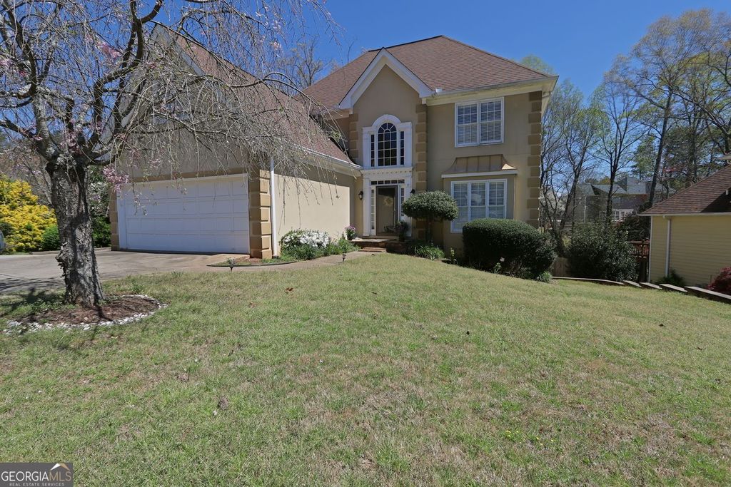 900 Secret Cove Drive, Sugar Hill, GA 30518