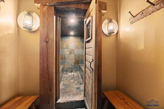 21177 GILDED MOUNTAIN RD, Lead, SD 57754