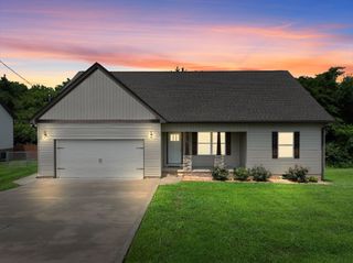 108 Lexington Cove Blvd, Shelbyville, TN 37160