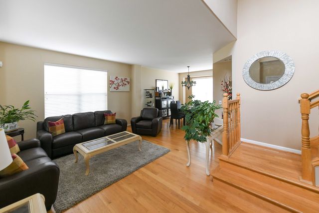 687 E Lenox Lane, Palatine, IL 60074