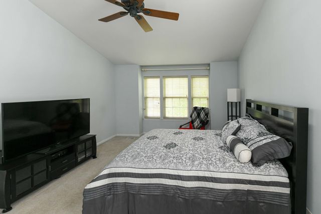 687 E Lenox Lane, Palatine, IL 60074