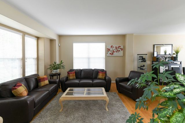 687 E Lenox Lane, Palatine, IL 60074