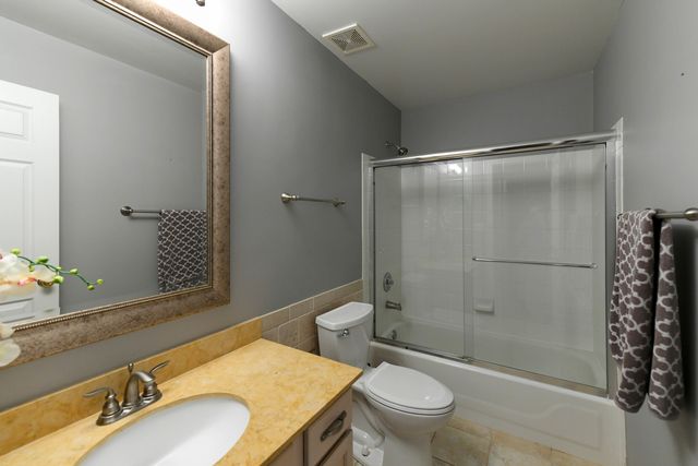 687 E Lenox Lane, Palatine, IL 60074