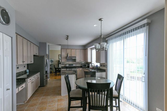 687 E Lenox Lane, Palatine, IL 60074