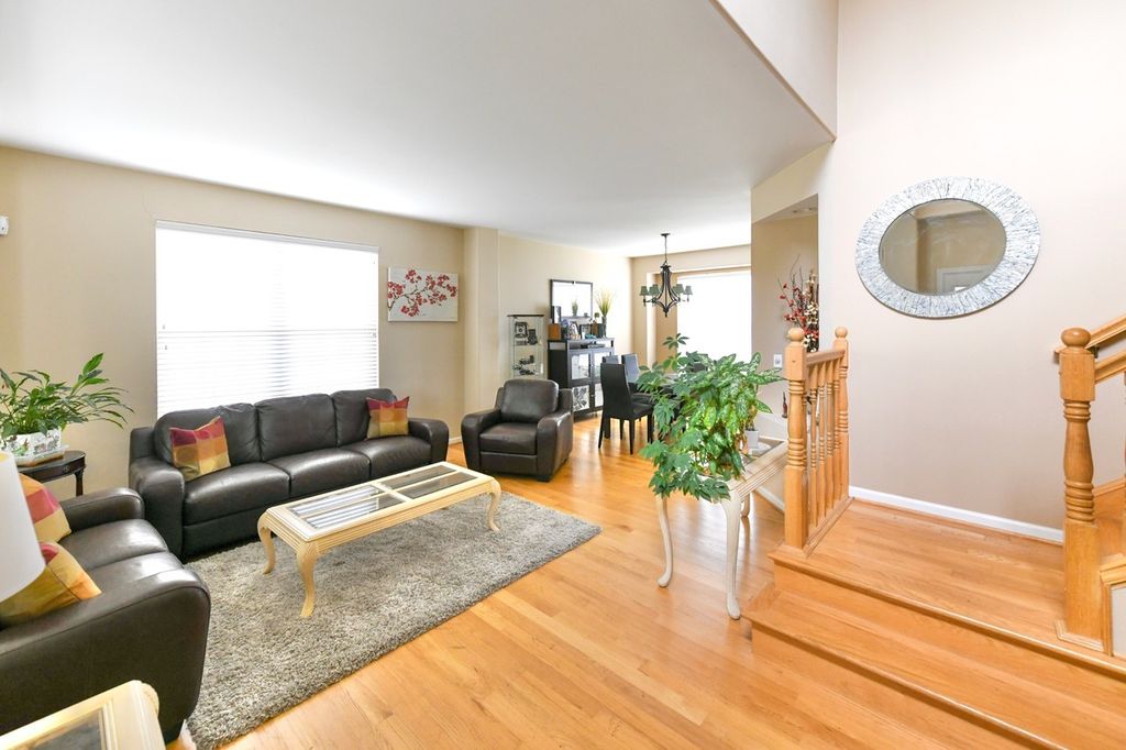 687 E Lenox Lane, Palatine, IL 60074 — photo 2