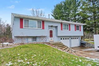 1750 Poplar Path, Stevensville, MI 49127