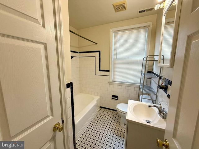 1200 WOODBOURNE AVE, Baltimore, MD 21239