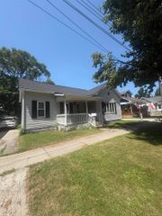 1210 S Monroe Street, Bay City, MI 48708