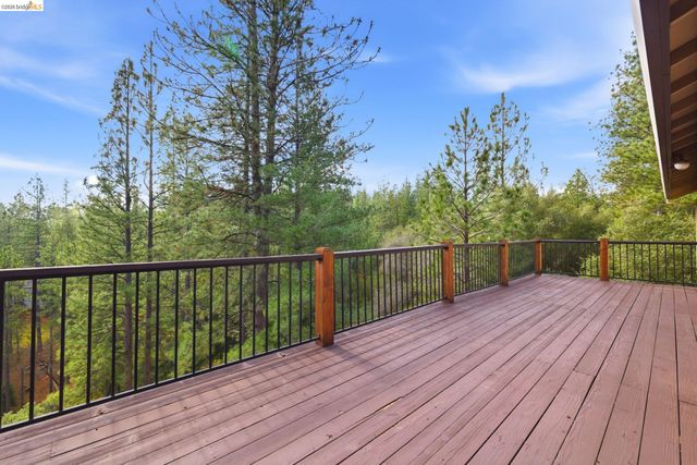 12305 Mills Street, Groveland, CA 95321