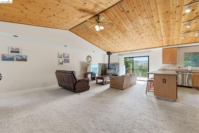 12305 Mills Street, Groveland, CA 95321