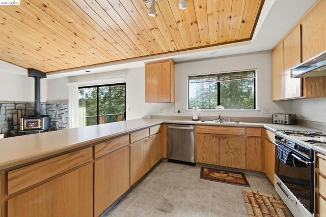 12305 Mills Street, Groveland, CA 95321