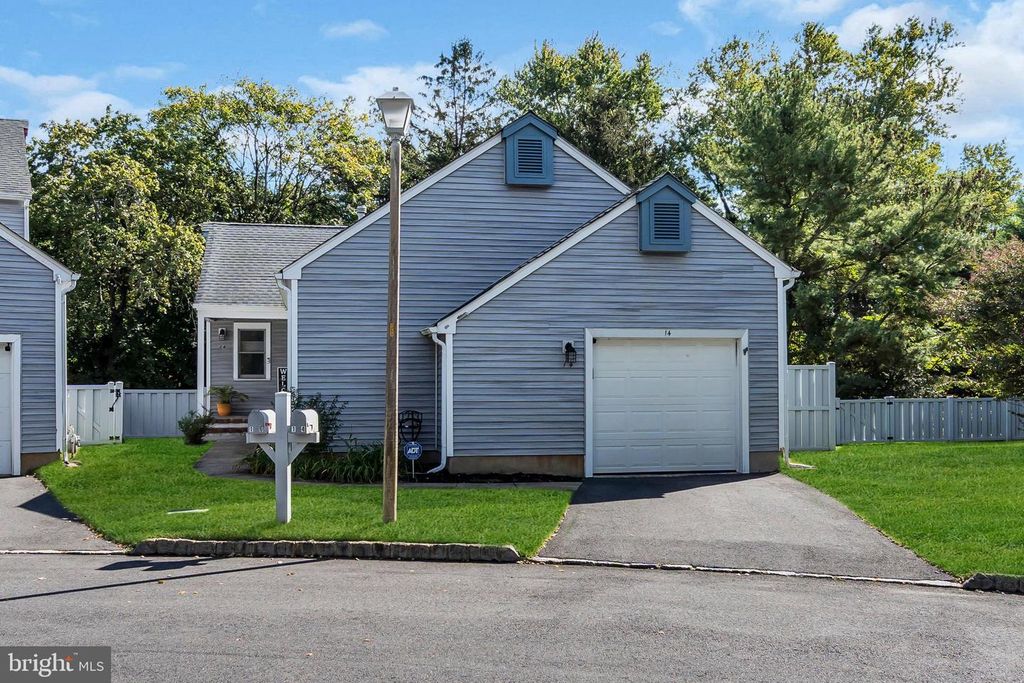 14 TURNBERRY CIR #117, Toms River, NJ 08753
