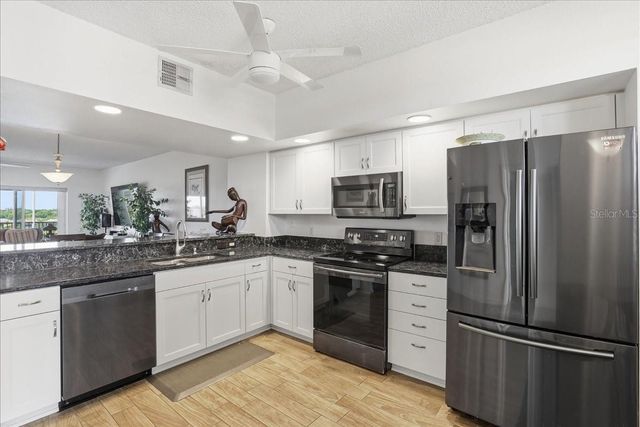 6425 SHORELINE DRIVE 10503, St Petersburg, FL 33708