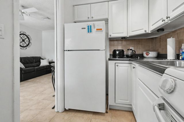 2701 NE 1st Street 201, Pompano Beach, FL 33062