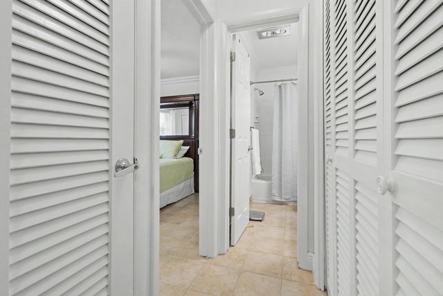 2701 NE 1st Street 201, Pompano Beach, FL 33062