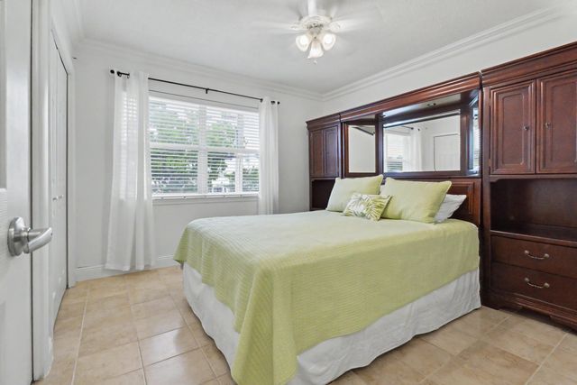 2701 NE 1st Street 201, Pompano Beach, FL 33062