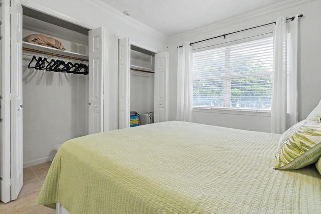 2701 NE 1st Street 201, Pompano Beach, FL 33062