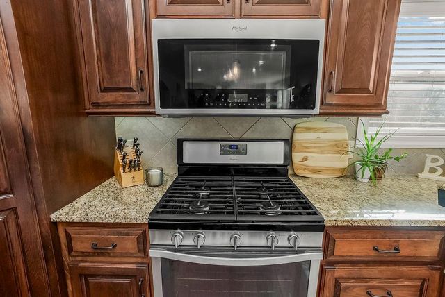 28605 W 162nd Terrace, Gardner, KS 66030