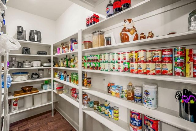 28605 W 162nd Terrace, Gardner, KS 66030