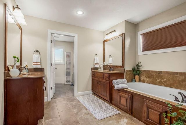 28605 W 162nd Terrace, Gardner, KS 66030