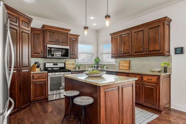 28605 W 162nd Terrace, Gardner, KS 66030