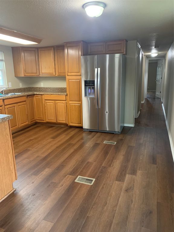 1506 Alamo Drive, Granbury, TX 76048 — photo 5