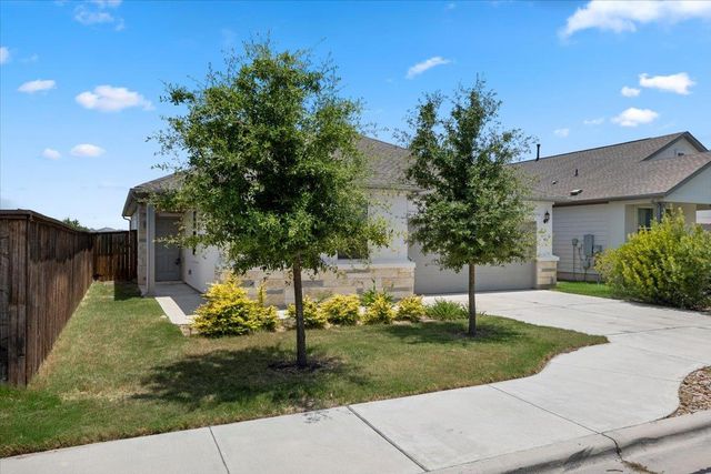 500 Stinchcomb RD, Hutto, TX 78634