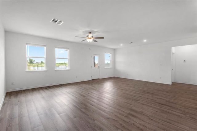 500 Stinchcomb RD, Hutto, TX 78634