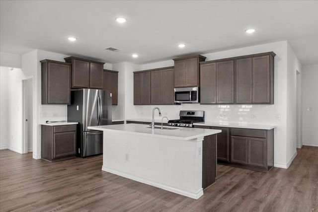 500 Stinchcomb RD, Hutto, TX 78634