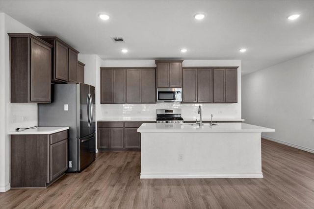 500 Stinchcomb RD, Hutto, TX 78634