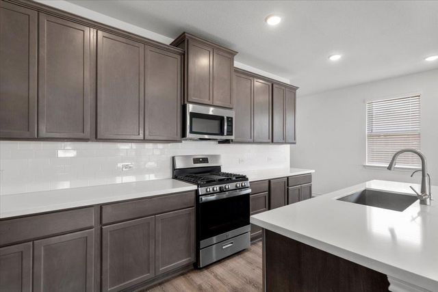 500 Stinchcomb RD, Hutto, TX 78634