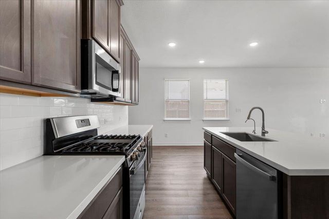 500 Stinchcomb RD, Hutto, TX 78634