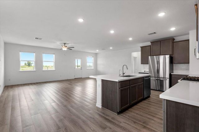 500 Stinchcomb RD, Hutto, TX 78634