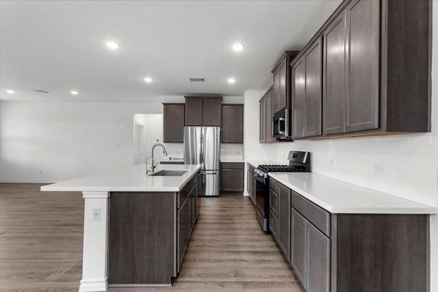 500 Stinchcomb RD, Hutto, TX 78634